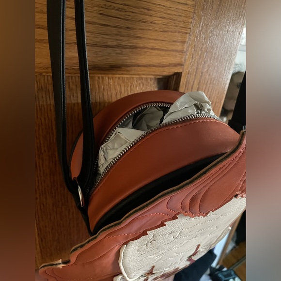 🎈SALE 🎈Pennywise crossbody purse by Vixen novelty bag - Picture 3 of 6